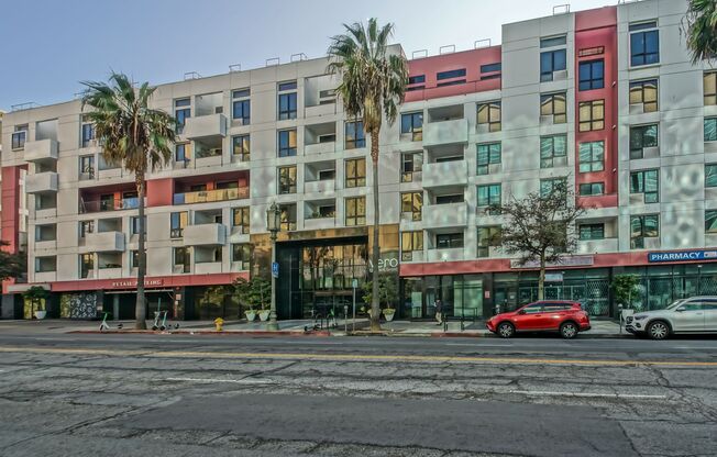 Modern & Spacious, Furnished or Unfurnished, 920 Sq Ft Condo in the Vero Lofts Building w/ Upscale Amenities (Pool, Gym, Retail Shopping, Outdoor Seating, Gated/Secured Access, Etc) in the Heart of Downtown LA!