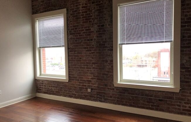 Studio, 1 bath, 442 sqft, $1,045, Unit 623