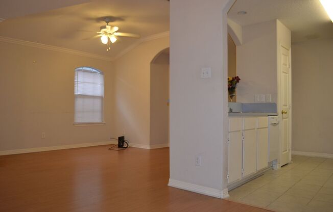 Beautiful 3b2b half-duplex for lease!