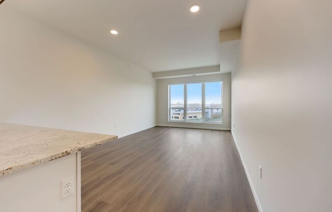 1 bed, 1 bath, 699 sqft, $1,555, Unit 109