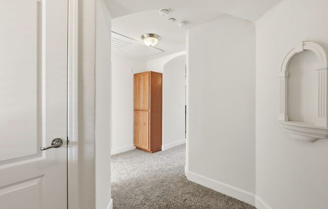1 bed, 1 bath, 812 sqft, $2,165, Unit 1014