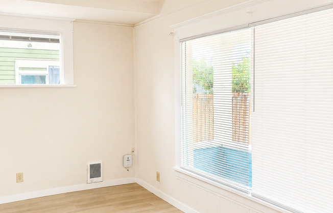 4 Bedroom, 1 Bedroom Home for Rent