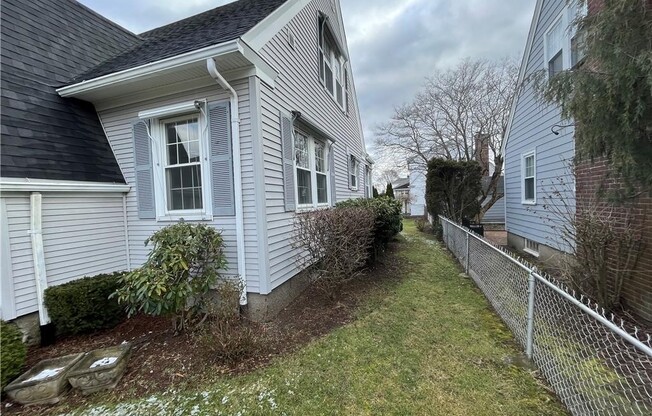 122 CALAMAN RD