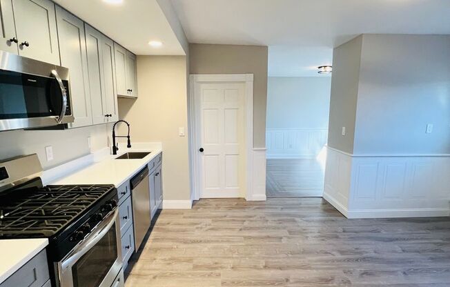 NEWLY RENOVATED 3 BEDROOM PENTHOUSE CONDO UNIT WITH PARKING