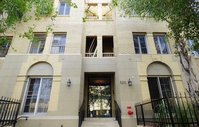 Studio, 1 bath, 400 sqft, $1,650, Unit 520-303