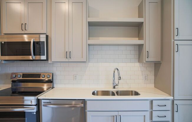 1 bed, 1 bath, 575 sqft, $1,350, Unit 315