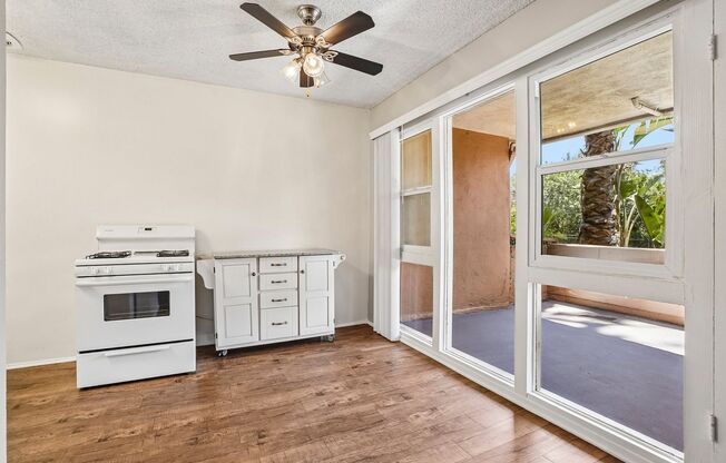 1 bed, 1 bath, 750 sqft, $2,560, Unit 12