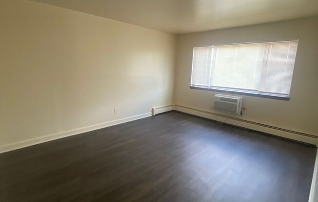 5167 N. Lovers Lane Rd