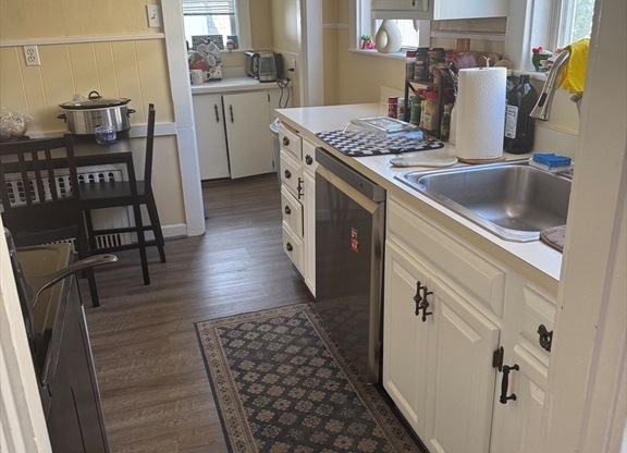 2 beds, 1 bath, 1,432 sqft, $2,600, Unit 30