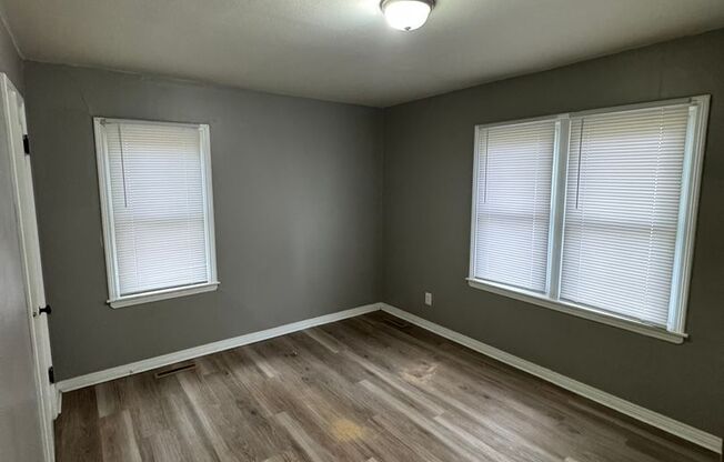 3 beds, 1 bath, $1,100