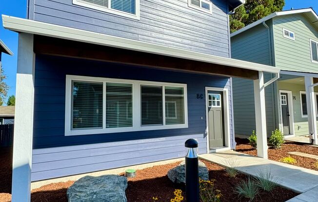 Newly Built 3 Bed, 2.5 Bath Cottage Homes with Free Wifi Internet