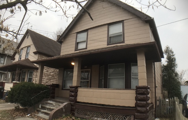 4 beds, 1 bath, $1,500