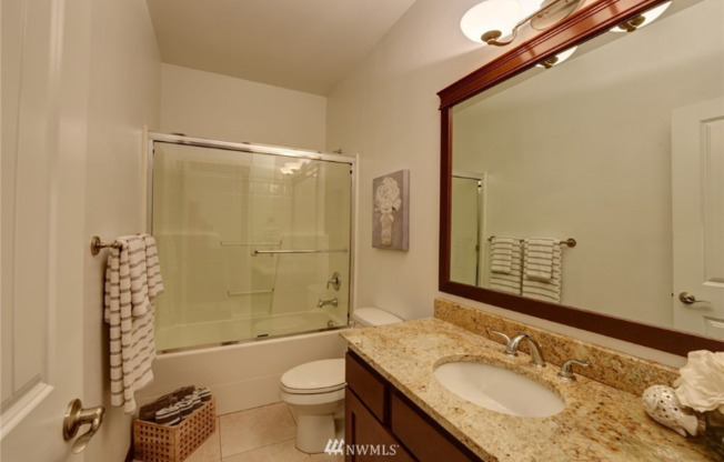 1615 241 ST SW
