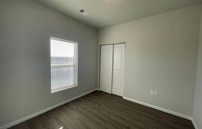 3 beds, 2 baths, 1,153 sqft, $1,549, Unit 1140-302