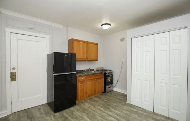 4735 Beacon