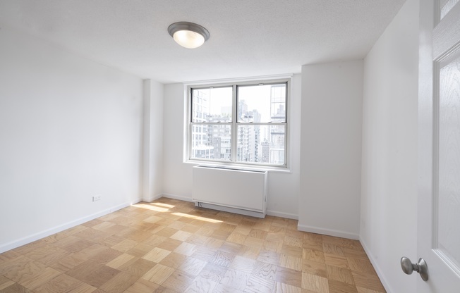 2 beds, 1 bath, $7,395, Unit 17B