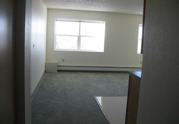 1 bed, 1 bath, 541 sqft, $1,275, Unit 69