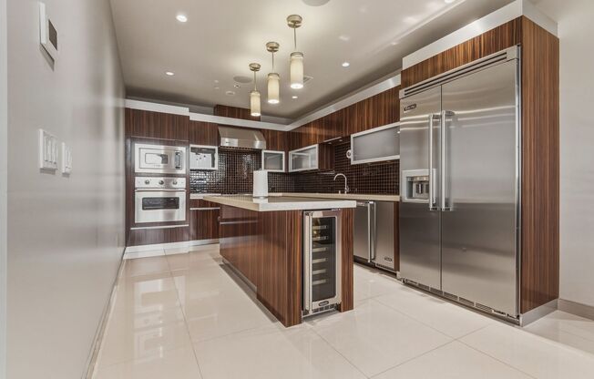 2 beds, 2.5 baths, $17,000