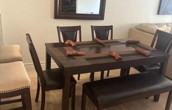2 beds, 2 baths, $2,200, Unit # 212