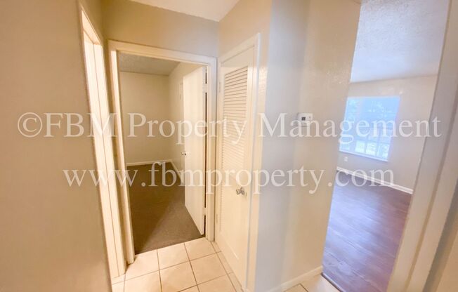 2 beds, 1 bath, 812 sqft, $895, Unit 21