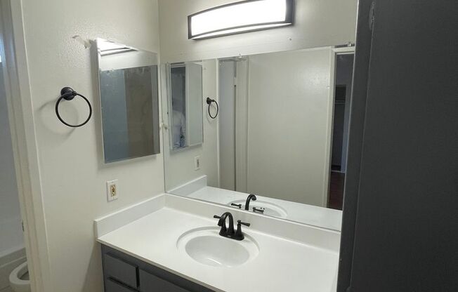 1 bed, 1 bath, $1,675, Unit 248