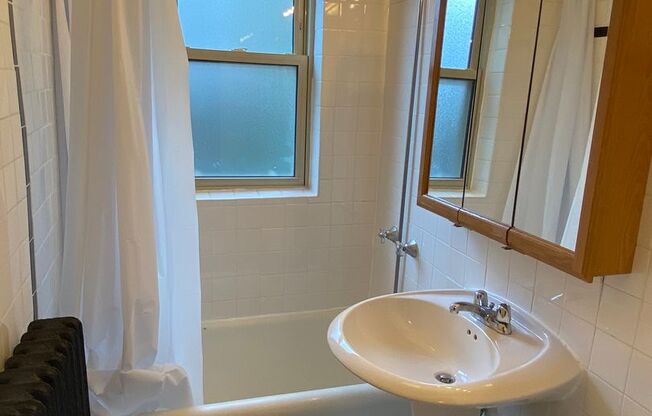 1 bed, 1 bath, 425 sqft, $1,745, Unit 233-204