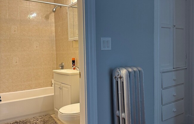 3 beds, 1 bath, 1,450 sqft, $2,950, Unit 2