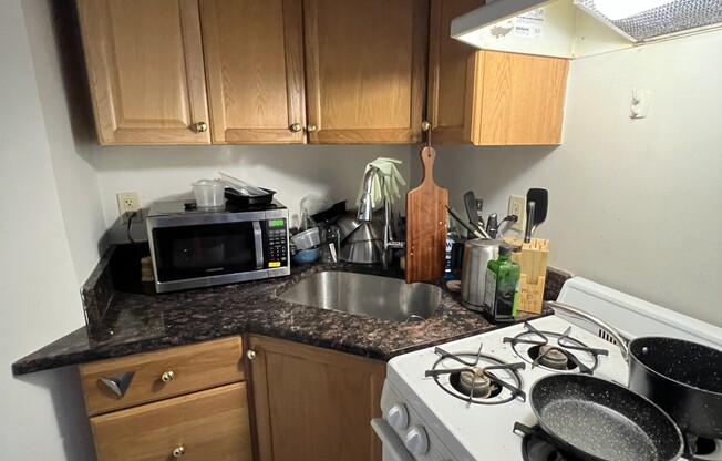 Studio, 1 bath, $2,450, Unit 36