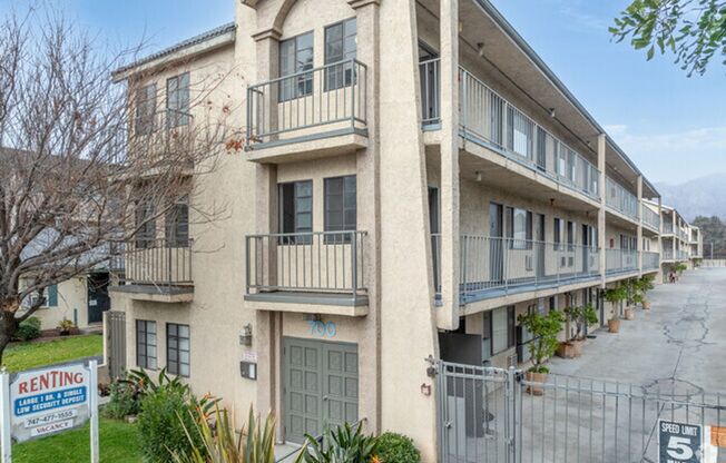 Lake Street Apartments