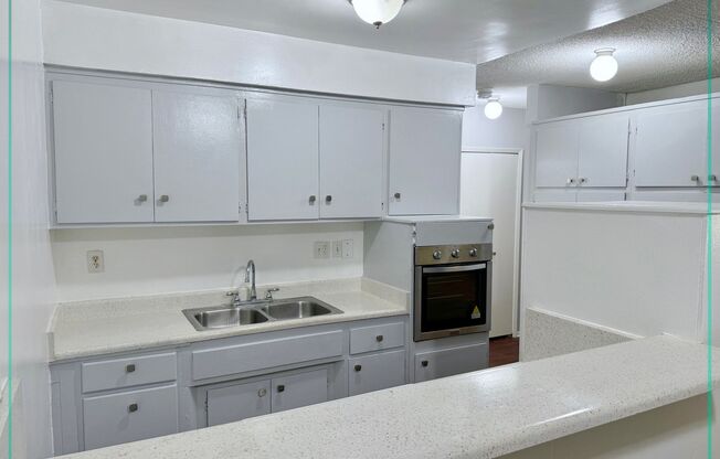 1 bed, 1 bath, 666 sqft, $1,725, Unit E223