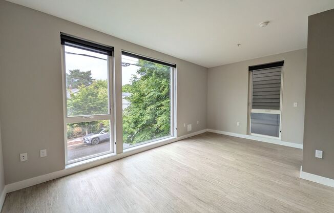 Studio, 1 bath, 400 sqft, $1,300, Unit 321
