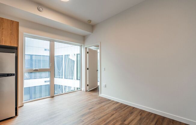 1 bed, 1 bath, 357 sqft, $1,550, Unit 712
