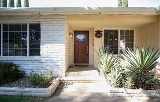 Spacious 4 Bed/2 Bath!