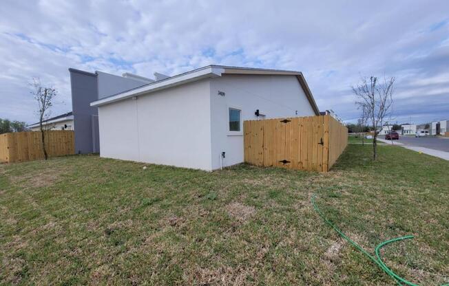 3409 FRIO AVE