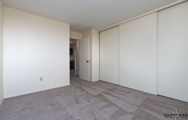1 bed, 1 bath, 709 sqft, $1,045, Unit 2215-212
