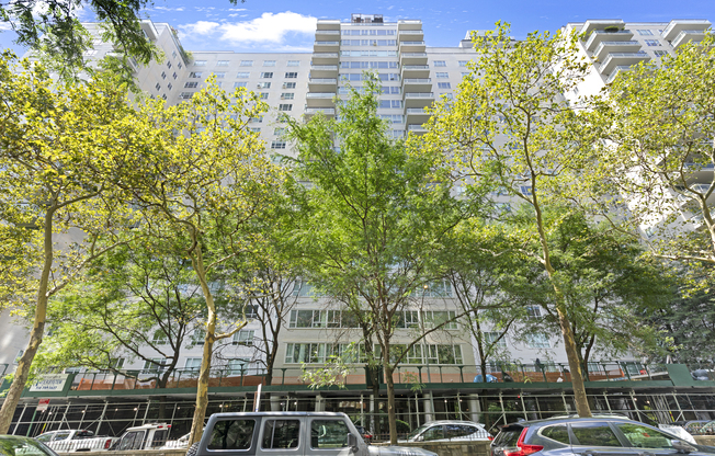 1 bed, 1 bath, 919 sqft, $7,000, Unit E603