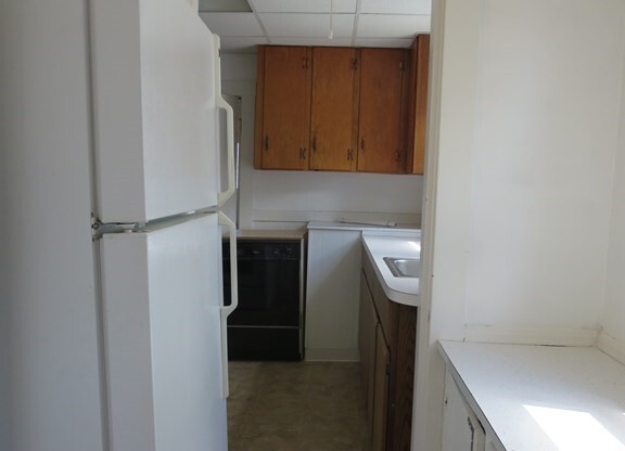 24 COLONIAL AVE