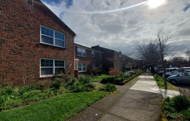 Manor Court Apartments