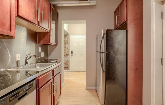 2 beds, 1 bath, $1,095, Unit # 102