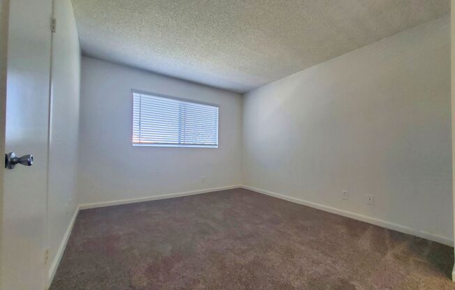 2 beds, 2 baths, 930 sqft, $1,825, Unit 32