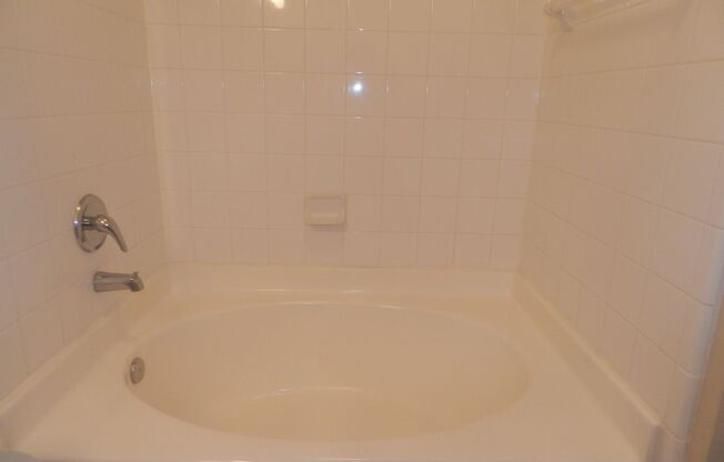 2 beds, 2 baths, 985 sqft, $1,305, Unit 1204