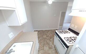 Studio, 1 bath, 550 sqft, $1,100, Unit UNIT 77