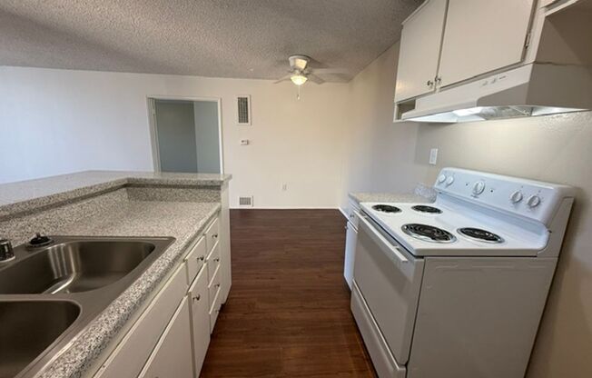 1 bed, 1 bath, 716 sqft, $2,150, Unit O013