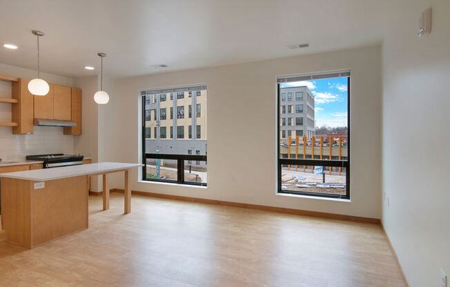 2 beds, 1 bath, 773 sqft, $1,310, Unit A223