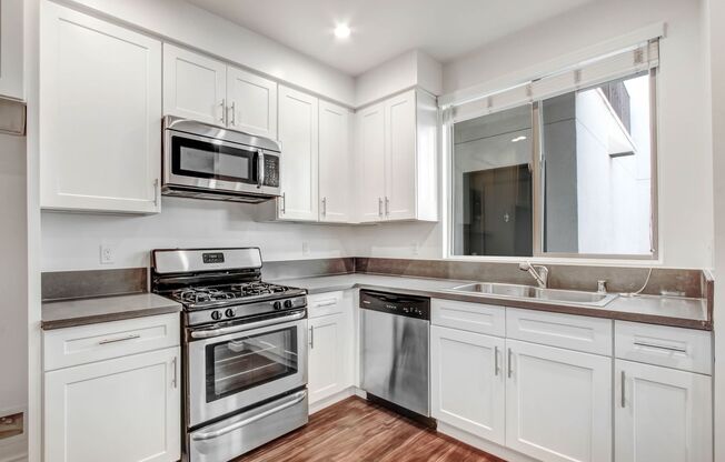 2 beds, 2 baths, 895 sqft, $2,695, Unit 205