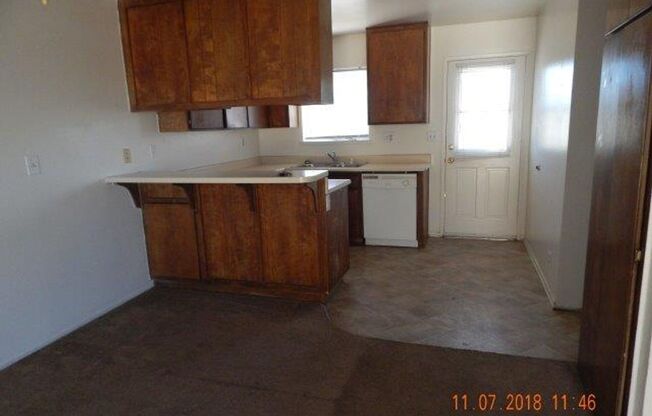 2 beds, 1 bath, 950 sqft, $1,425