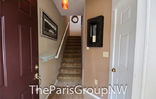 Gorgeous Renton Highlands Condo * Attached Garage * Upgrades