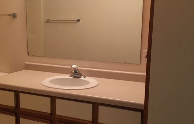 2 beds, 2 baths, 1,026 sqft, $1,310, Unit 136