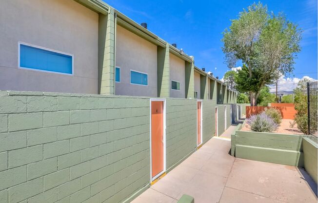 1 bed, 1 bath, 700 sqft, $810, Unit Unit 8