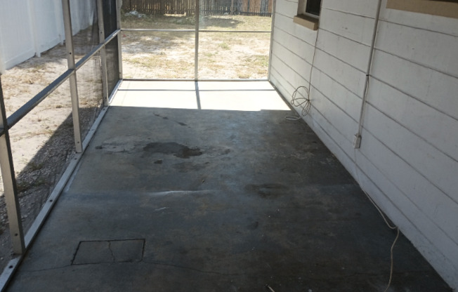 7228 35 AVE N